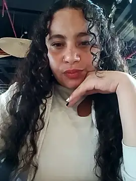 Snapshot of Yaya_watson chatting on October 2025 06:43:01 PM Yaya watson online show from October 2025 06:43:01 PM