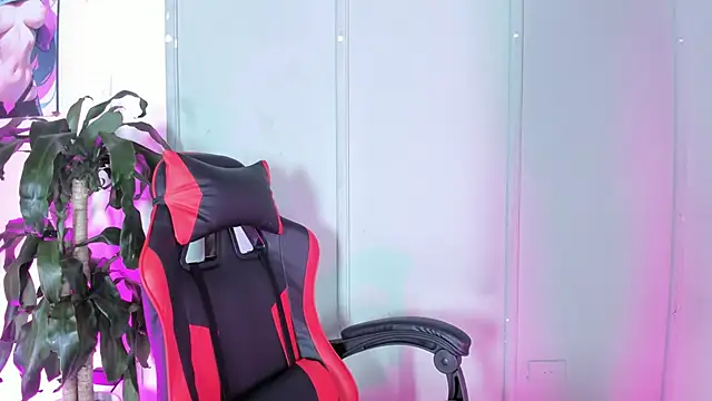 Snapshot of Zafiro__Brown chatting on September 2025 12:32:01 PM Zafiro Brown online show from September 2025 12:32:01 PM