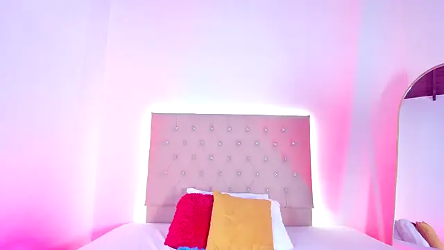 Snapshot of Zafiro__Brown chatting on October 2025 12:02:01 PM Zafiro Brown online show from October 2025 12:02:01 PM