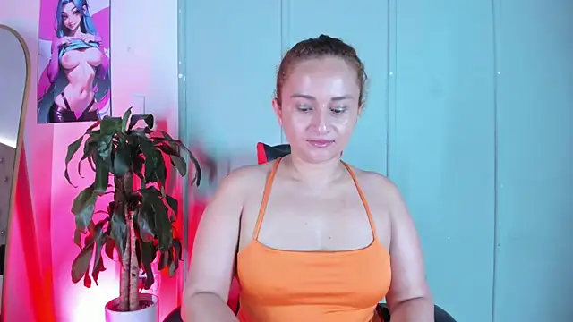 Snapshot of Zafiro__Brown chatting on October 2025 12:41:02 PM Zafiro Brown online show from October 2025 12:41:02 PM