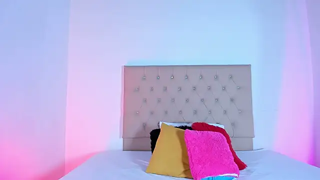 Snapshot of Zafiro__Brown chatting on November 2025 11:56:01 AM Zafiro Brown online show from November 2025 11:56:01 AM