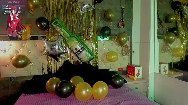 Viiolettlopez online show from October 2025 02:15:02 PM