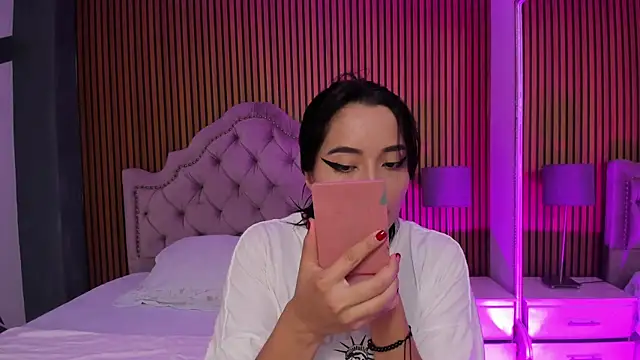 Snapshot of Starbutterflyy_ chatting on November 2025 04:11:02 AM Starbutterflyy online show from November 2025 04:11:02 AM