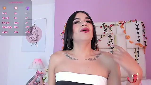 Snapshot of Silvana-Castro chatting on October 2025 11:53:02 AM Silvana-Castro online show from October 2025 11:53:02 AM