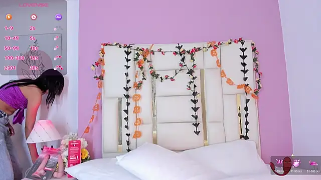 Snapshot of Silvana-Castro chatting on October 2025 11:29:01 AM Silvana-Castro online show from October 2025 11:29:01 AM