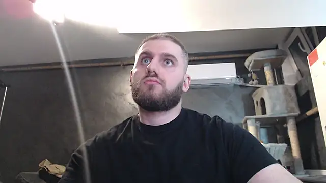 ErickBloom online show from November 2025 09:48:02 PM