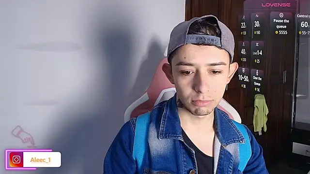 Aleecandrews online show from October 2025 07:34:01 PM