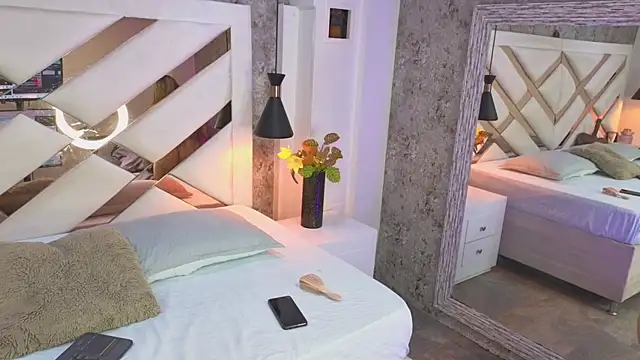 Saara evans  online show from September 2025 08:25:01 PM