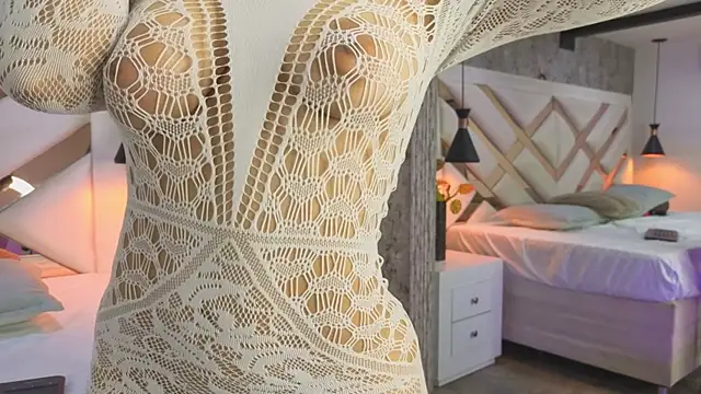 Saara evans  online show from October 2025 07:33:01 PM