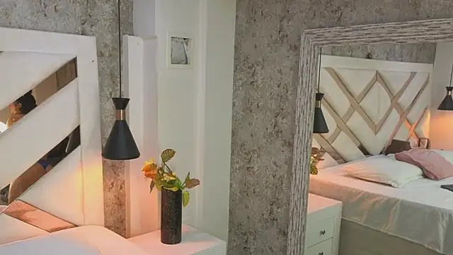 Saara evans  online show from October 2025 07:58:02 PM