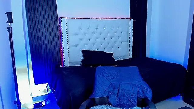 Snapshot of Latin_Boyss_ chatting on October 2025 07:36:02 PM Latin Boyss online show from October 2025 07:36:02 PM