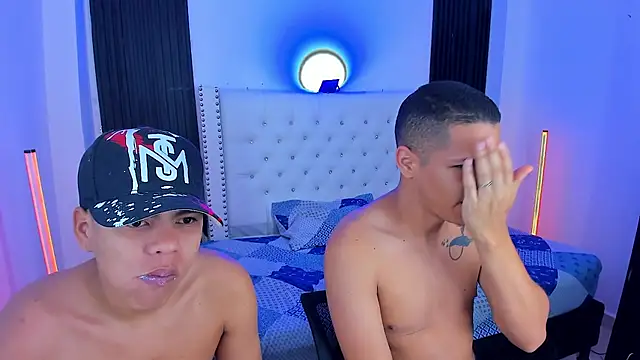 Snapshot of Latin_Boyss_ chatting on November 2025 08:30:01 PM Latin Boyss online show from November 2025 08:30:01 PM