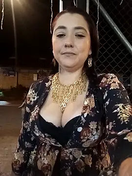 Snapshot of Lulus_inthetown chatting on November 2025 12:10:02 AM Lulus inthetown online show from November 2025 12:10:02 AM