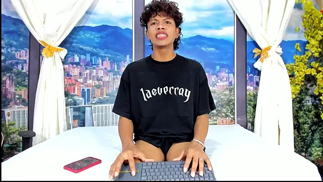 Snapshot of MilthonDelis chatting on November 2025 04:02:02 AM MilthonDelis online show from November 2025 04:02:02 AM