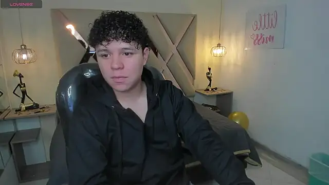 BenjaminBottonn online show from October 2025 08:27:02 PM