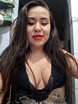 juliaYalla online show from September 2025 05:32:01 AM