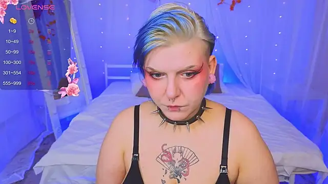 Snapshot of bluelunaray chatting on September 2025 11:02:01 AM bluelunaray online show from September 2025 11:02:01 AM