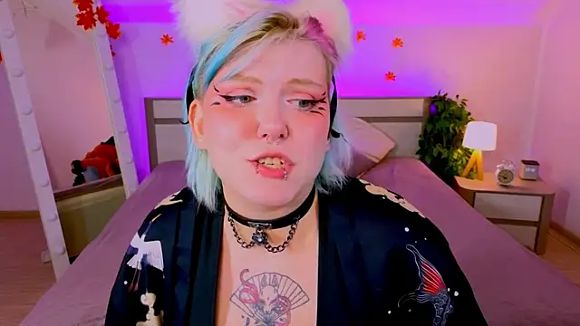 Snapshot of bluelunaray chatting on October 2025 09:52:01 AM bluelunaray online show from October 2025 09:52:01 AM