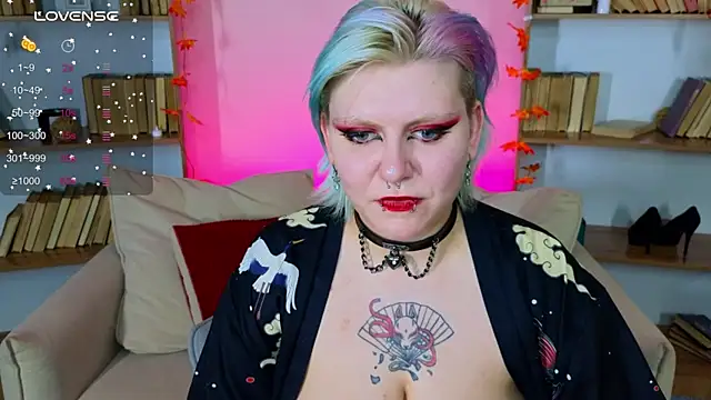 Snapshot of bluelunaray chatting on October 2025 09:42:02 AM bluelunaray online show from October 2025 09:42:02 AM