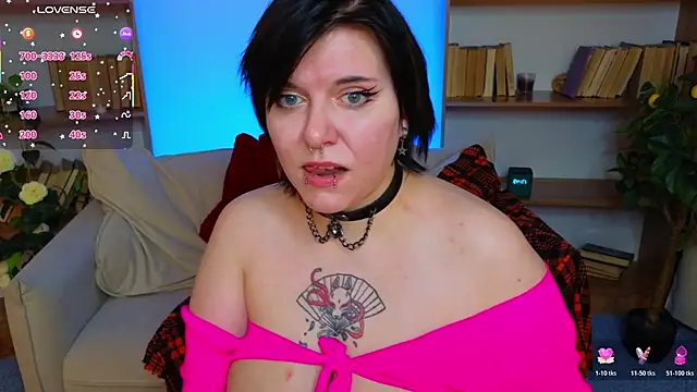 Snapshot of bluelunaray chatting on November 2025 10:49:02 AM bluelunaray online show from November 2025 10:49:02 AM