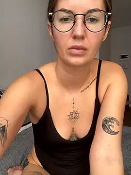 Snapshot of ElizabetBlack chatting on October 2025 08:59:01 AM ElizabetBlack online show from October 2025 08:59:01 AM