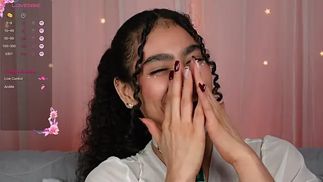 Snapshot of Victoria_Curly chatting on October 2025 02:20:01 AM Victoria Curly online show from October 2025 02:20:01 AM