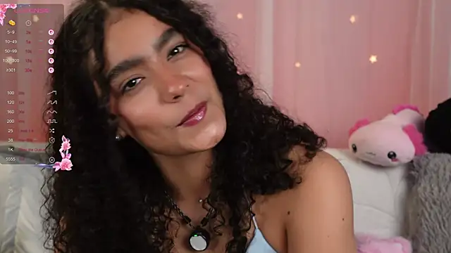 Snapshot of Victoria_Curly chatting on October 2025 03:40:02 AM Victoria Curly online show from October 2025 03:40:02 AM