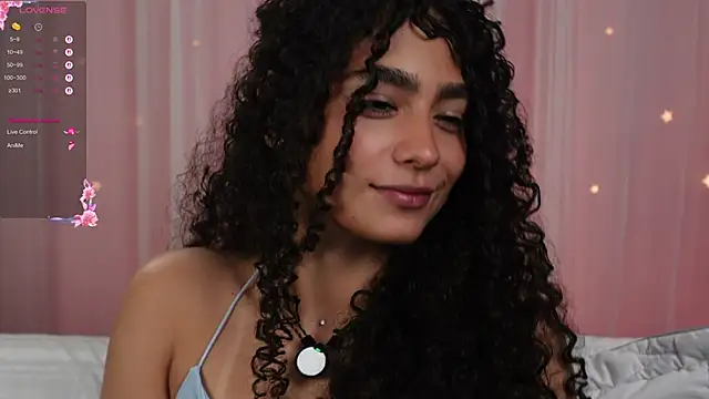 Snapshot of Victoria_Curly chatting on October 2025 01:52:02 AM Victoria Curly online show from October 2025 01:52:02 AM