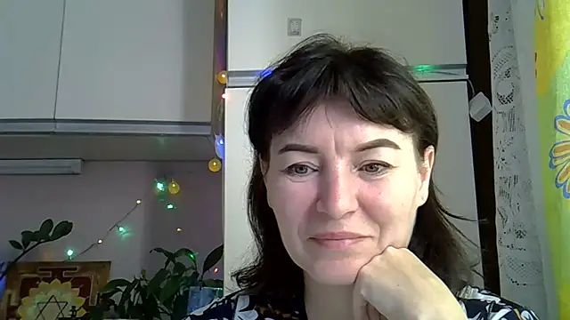 Krystal 82 online show from October 2025 06:52:01 AM