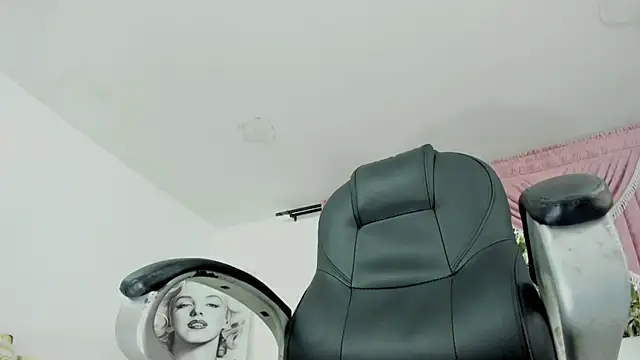 Dereck Boy8 online show from September 2025 08:13:01 PM