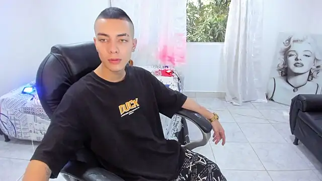 Dereck Boy8 online show from October 2025 08:53:02 PM