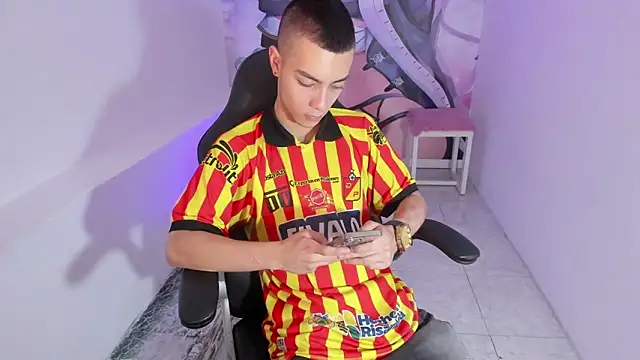 Dereck Boy8 online show from November 2025 07:36:02 PM