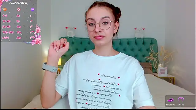 Snapshot of Real_cutie1 chatting on September 2025 08:53:02 PM Real cutie1 online show from September 2025 08:53:02 PM