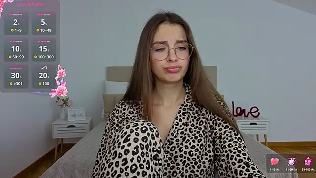 Snapshot of Real_cutie1 chatting on October 2025 09:15:01 PM Real cutie1 online show from October 2025 09:15:01 PM