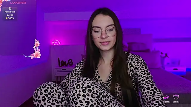 Snapshot of Real_cutie1 chatting on October 2025 09:26:02 PM Real cutie1 online show from October 2025 09:26:02 PM