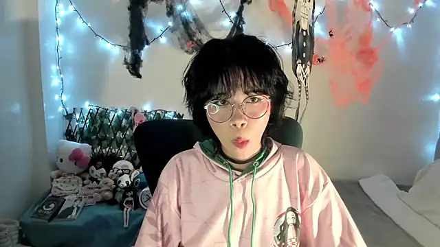 Snapshot of dolliette24 chatting on October 2025 02:10:01 AM dolliette24 online show from October 2025 02:10:01 AM