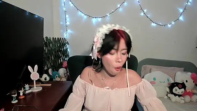 Snapshot of dolliette24 chatting on November 2025 02:34:02 AM dolliette24 online show from November 2025 02:34:02 AM