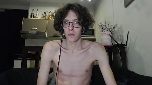 Snapshot of LovesomeCookie chatting on September 2025 12:10:02 PM LovesomeCookie online show from September 2025 12:10:02 PM