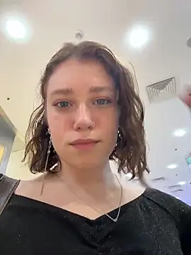 lucy-joy online show from October 2025 09:30:02 AM