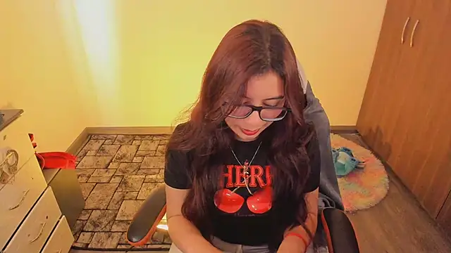 Verolake online show from November 2025 06:42:02 PM