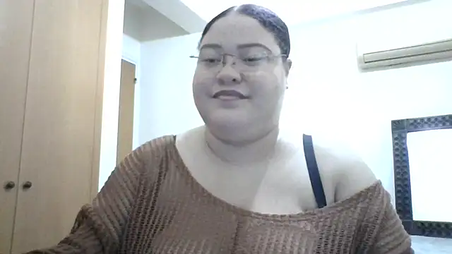 Snapshot of GoddessMocha chatting on October 2025 10:10:01 PM GoddessMocha online show from October 2025 10:10:01 PM