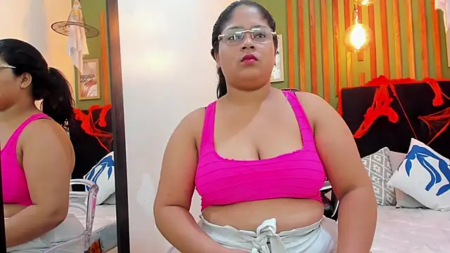 Snapshot of Laura_Sex19 chatting on October 2025 12:07:02 PM Laura Sex19 online show from October 2025 12:07:02 PM