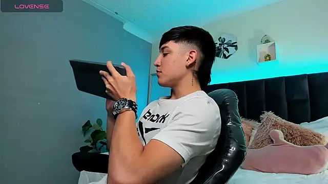 Snapshot of Ares_di_martin chatting on October 2025 02:14:02 PM Ares di martin online show from October 2025 02:14:02 PM