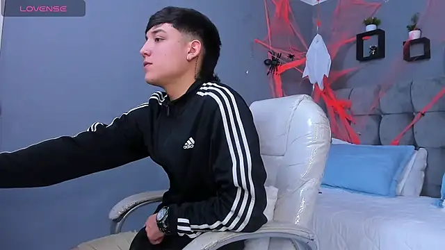 Snapshot of Ares_di_martin chatting on November 2025 04:00:01 AM Ares di martin online show from November 2025 04:00:01 AM