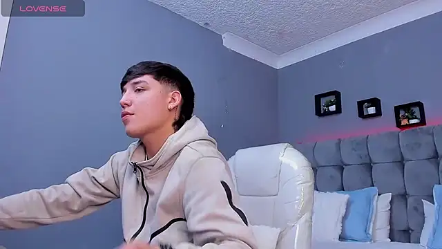 Snapshot of Ares_di_martin chatting on November 2025 04:56:01 AM Ares di martin online show from November 2025 04:56:01 AM