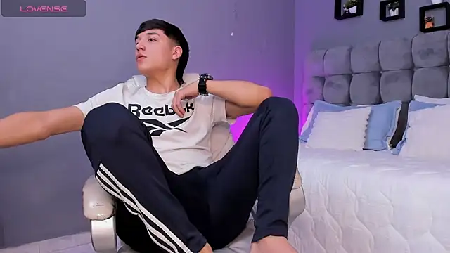 Snapshot of Ares_di_martin chatting on November 2025 05:51:02 AM Ares di martin online show from November 2025 05:51:02 AM