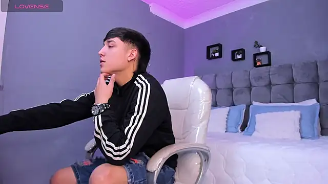 Snapshot of Ares_di_martin chatting on November 2025 05:18:02 AM Ares di martin online show from November 2025 05:18:02 AM