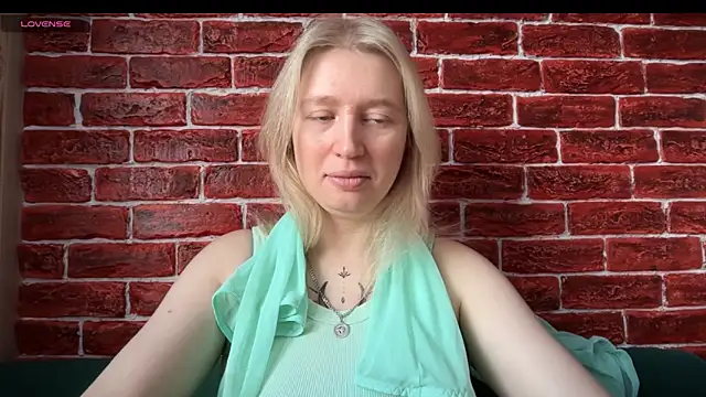 CitrusBlissss online show from November 2025 02:24:02 AM