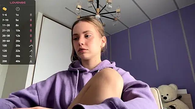 Snapshot of LinaMoonBlessed chatting on October 2025 08:37:01 AM LinaMoonBlessed online show from October 2025 08:37:01 AM