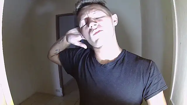 Snapshot of BlondZilla chatting on October 2025 12:13:01 AM BlondZilla online show from October 2025 12:13:01 AM